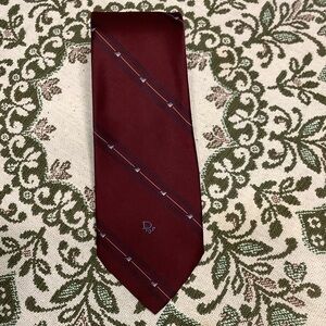 Elegant Christian Dior Burgundy Tie